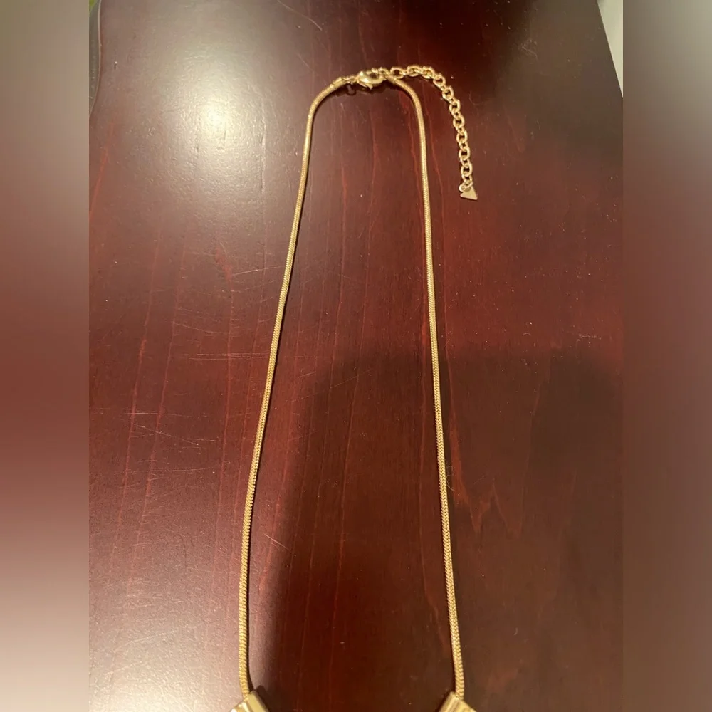Geometric necklace - Picture 3 of 5